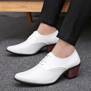 2020 Homens Brancos Formal Sapatos De Salto Alto Oxfords Macio Mocassin Homme Chaussure Aumento Da Altura Do Vestido De Condução Sapatos De Barco Gommino